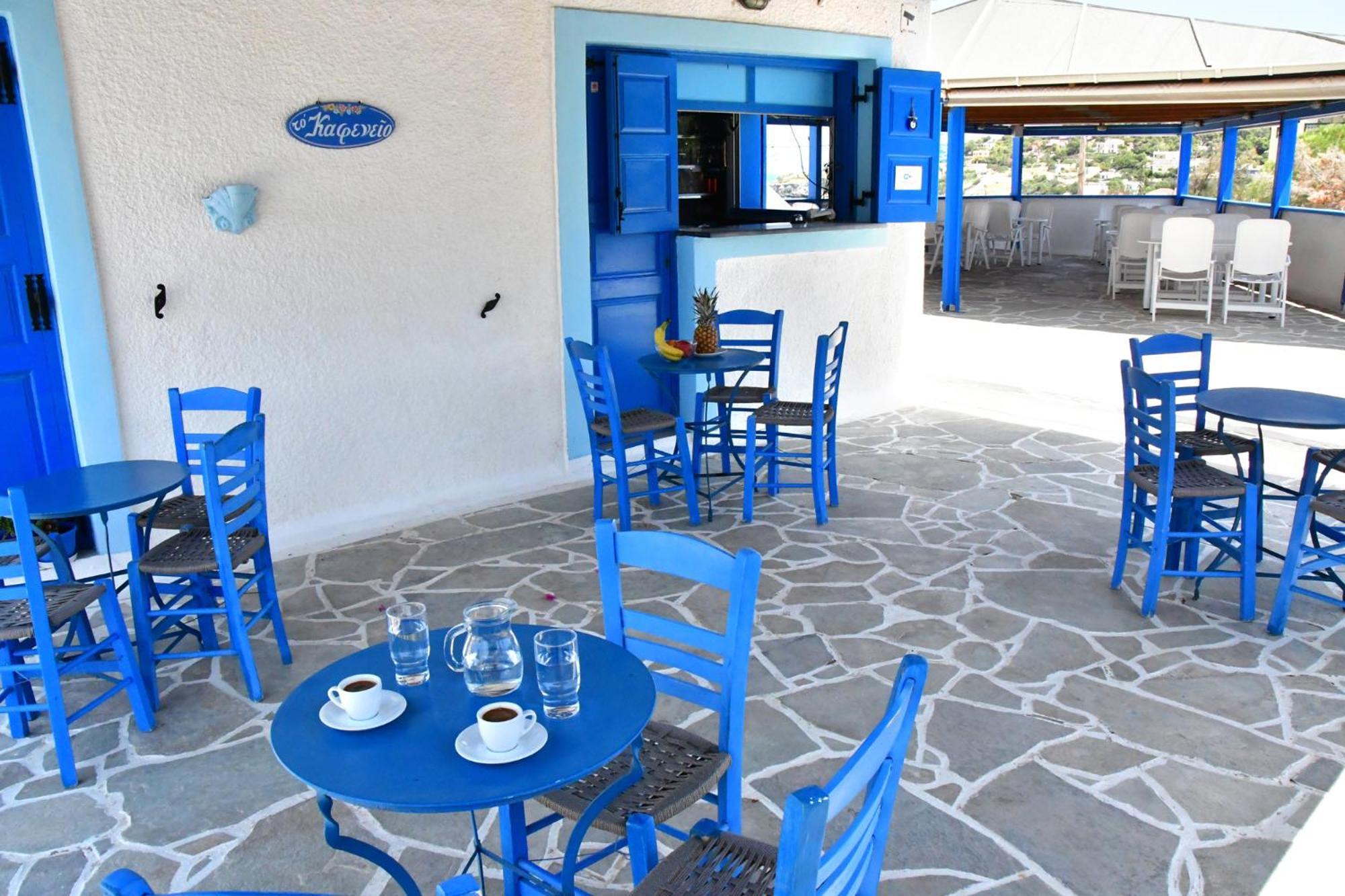 Blue Dolphin Studios And Apartment Vagia  Exterior photo